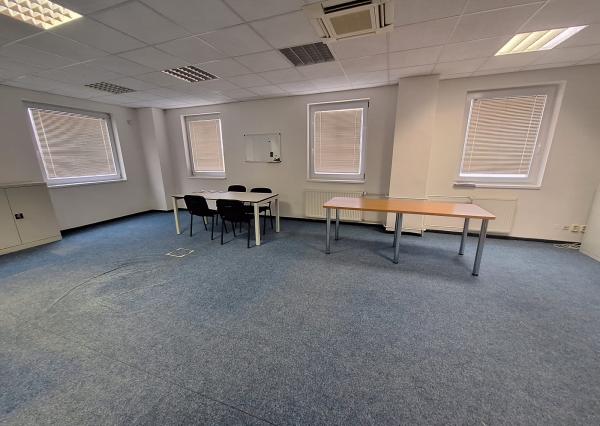 PRENÁJOM – Kancelárske priestory + školiaca miestnosť – ĽUBOTICE