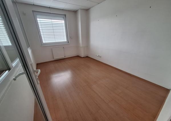 PRENÁJOM – 4 samostatné kancelárske priestory – ĽUBOTICE