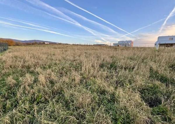 PREDAJ – investičný pozemok na budúcu výstavbu- 596 m2 – Ľubotice
