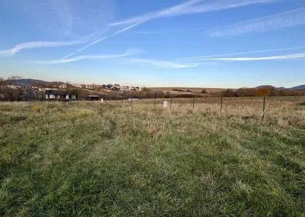 PREDAJ – investičný pozemok na budúcu výstavbu- 596 m2 – Ľubotice