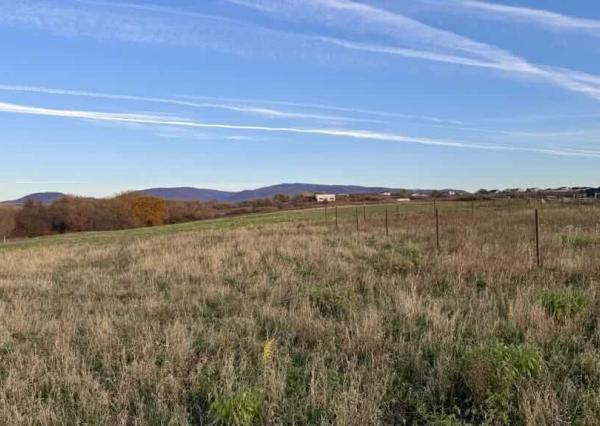 PREDAJ – investičný pozemok na budúcu výstavbu- 596 m2 – Ľubotice