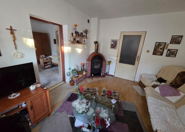 PREDAJ – 2-podlažný rodinný dom v zachovalom stave – TREBIŠOV