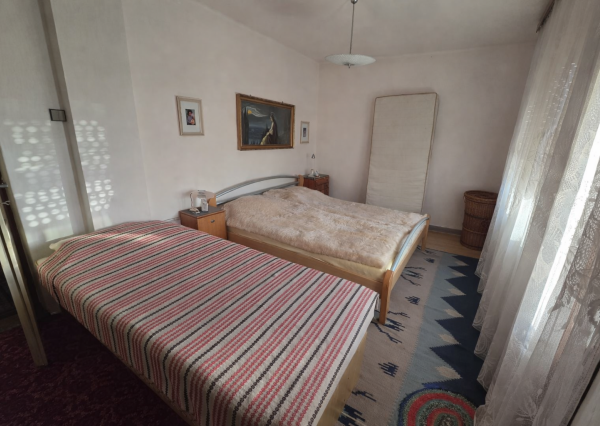 PREDAJ – 2-podlažný rodinný dom v zachovalom stave – TREBIŠOV