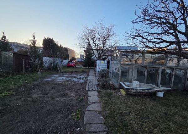 PREDAJ – 2-podlažný rodinný dom v zachovalom stave – TREBIŠOV