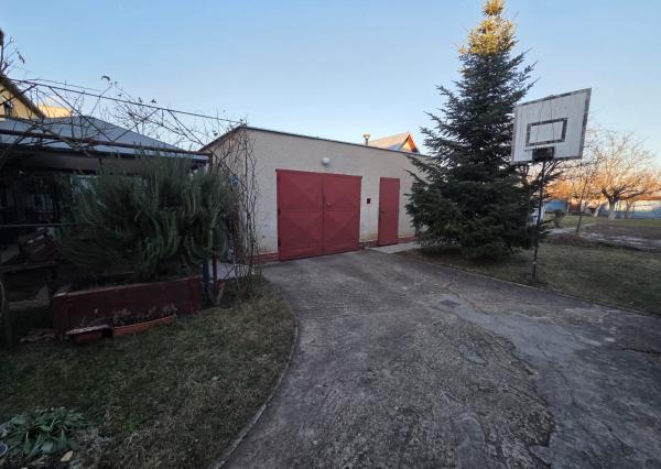 PREDAJ – 2-podlažný rodinný dom v zachovalom stave – TREBIŠOV