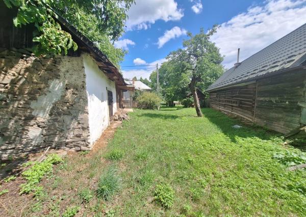 PREDAJ – Rodinný dom s drevenou chalúpkou – ĽUTINA okr.Sabinov