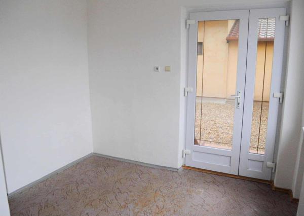 PREDAJ – Rodinný dom s garážou – VEĽKÉ KAPUŠANY