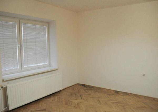 PREDAJ – Rodinný dom s garážou – VEĽKÉ KAPUŠANY