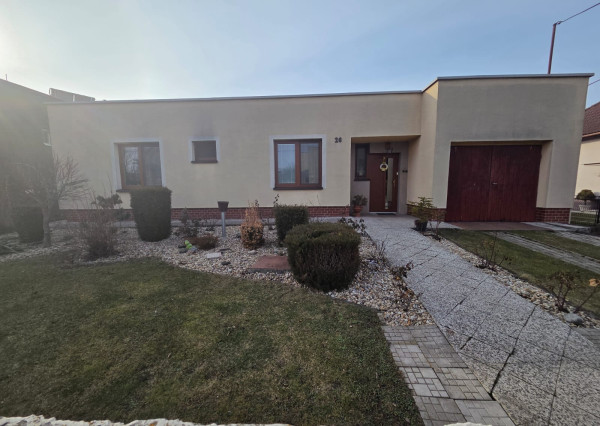 PREDAJ – Rodinný dom so záhradou a terasou – ĽUBOTICE