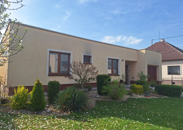 PREDAJ – Rodinný dom so záhradou a terasou – ĽUBOTICE