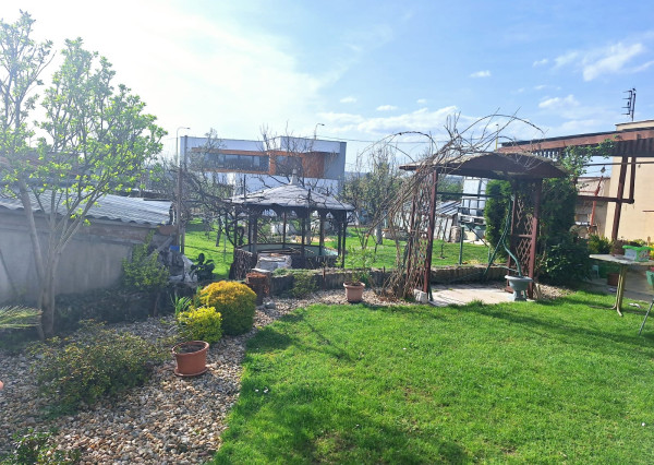 PREDAJ – Rodinný dom so záhradou a terasou – ĽUBOTICE