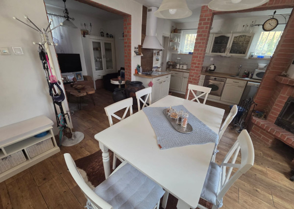 PREDAJ – 2 podlažná murovaná chata po rekonštrukcii, komplet zariadená – ZEMPLÍNSKA ŠÍRAVA