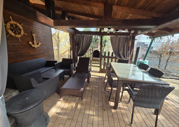 PREDAJ – 2 podlažná murovaná chata po rekonštrukcii, komplet zariadená – ZEMPLÍNSKA ŠÍRAVA