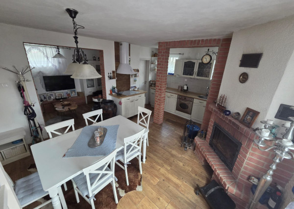 PREDAJ – 2 podlažná murovaná chata po rekonštrukcii, komplet zariadená – ZEMPLÍNSKA ŠÍRAVA