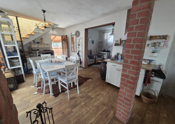 PREDAJ – 2 podlažná murovaná chata po rekonštrukcii, komplet zariadená – ZEMPLÍNSKA ŠÍRAVA