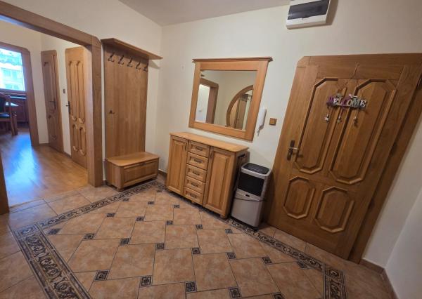 PREDAJ – 3-izbový byt čiastočne zariadený – Humenné (72 m²)