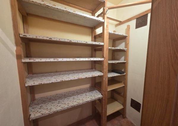 PREDAJ – 3 izbový byt po rekonštrukcii, kompletne zariadený – VRANOV NAD TOPĽOU