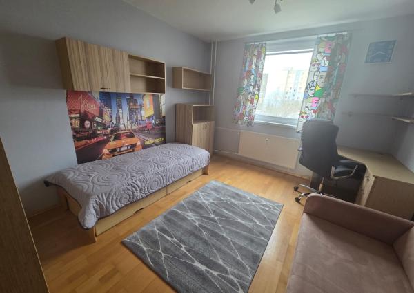 PREDAJ – 3 izbový byt po rekonštrukcii, kompletne zariadený – VRANOV NAD TOPĽOU