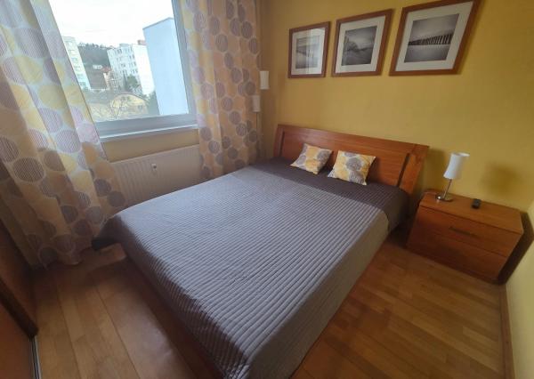 PREDAJ – 3 izbový byt po rekonštrukcii, kompletne zariadený – VRANOV NAD TOPĽOU