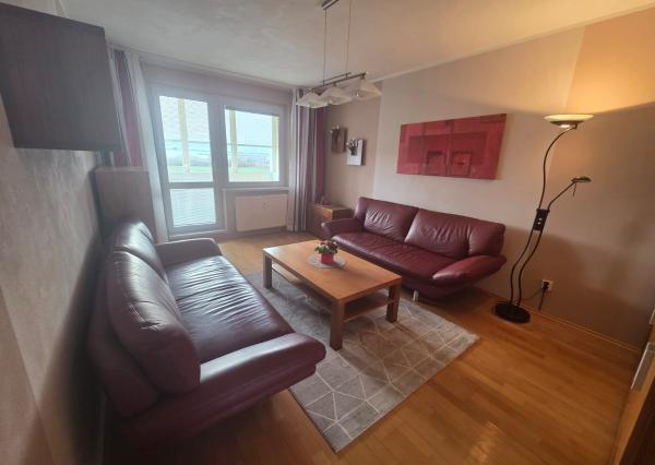 PREDAJ – 3 izbový byt po rekonštrukcii, kompletne zariadený – VRANOV NAD TOPĽOU