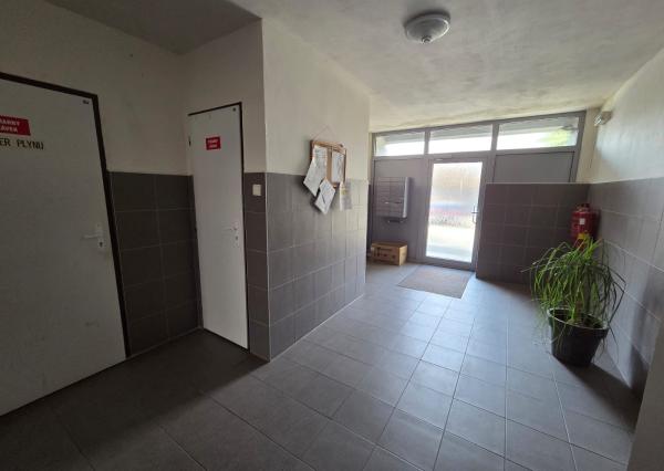 PREDAJ – 3 izbový byt kompletne so zariadením – MICHALOVCE