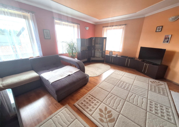 PREDAJ – Priestranný 3-podlažný rodinný dom s ovocným sadom – DUBOVICA okr. Sabinov
