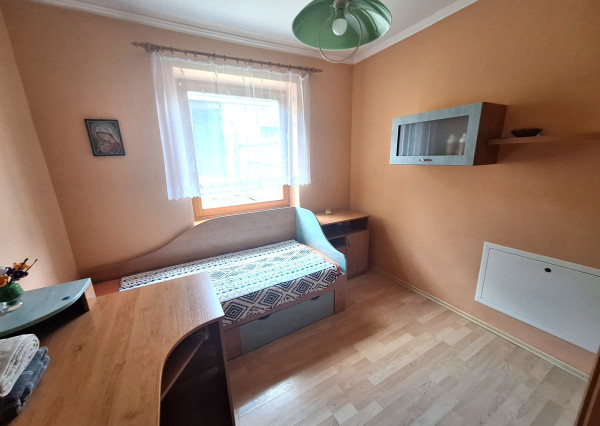 PREDAJ – Priestranný 3-podlažný rodinný dom s ovocným sadom – DUBOVICA okr. Sabinov