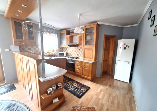 PREDAJ – Priestranný 3-podlažný rodinný dom s ovocným sadom – DUBOVICA okr. Sabinov