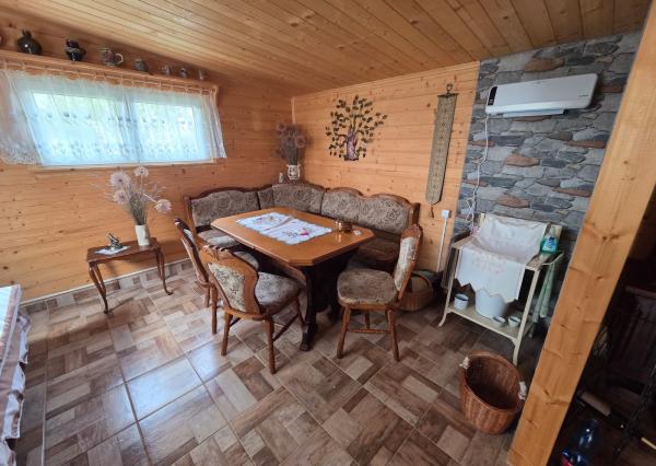 PREDAJ - Drevená chata s krásnou záhradou - MOLDAVA NAD BODVOU