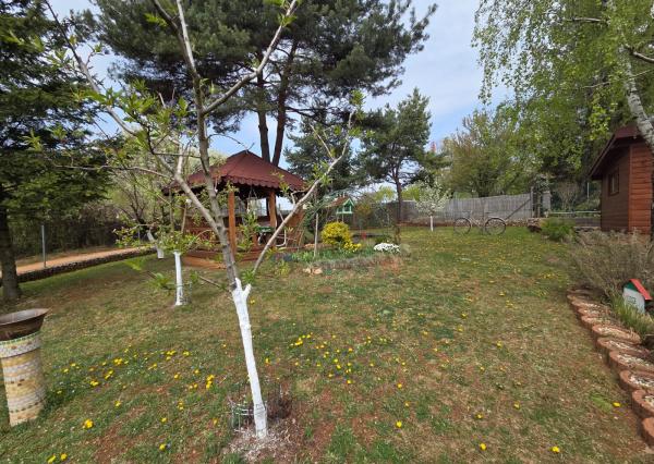 PREDAJ - Drevená chata s krásnou záhradou - MOLDAVA NAD BODVOU