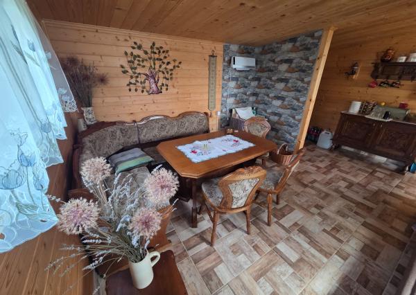 PREDAJ - Drevená chata s krásnou záhradou - MOLDAVA NAD BODVOU