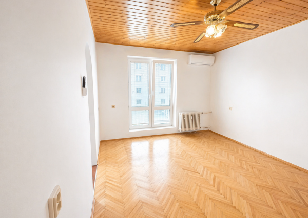 PREDAJ - 2 izbový byt v blízkosti centra - MICHALOVCE