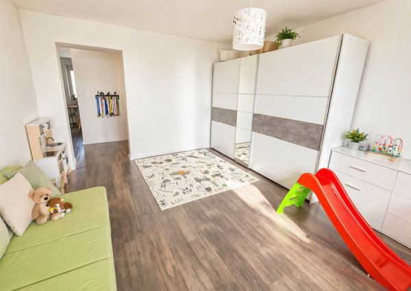 PREDAJ - 3 izbový byt kompletne so zariadením - okr. PREŠOV