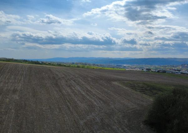 PREDAJ - Investičný pozemok o rozlohe 3909m2 - ĽUBOTICE