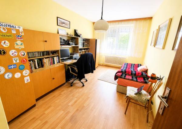PREDAJ - 2 generačný rodinný dom / 6 izbový - HUMENNÉ