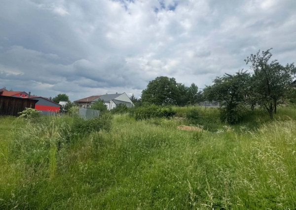 PREDAJ - Stavebný pozemok o rozlohe 228m2-PEČOVSKÁ NOVÁ VES