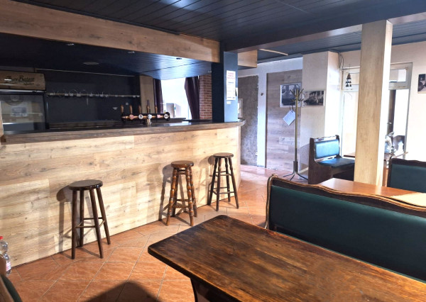 PRENÁJOM - Plne vybavený bar + salónik - MICHALOVCE
