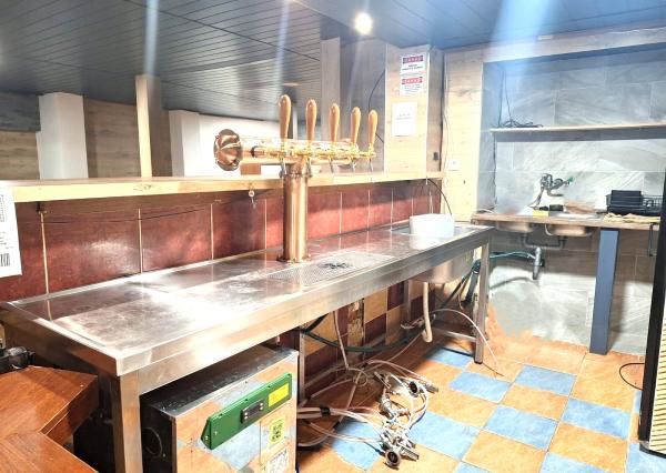 PRENÁJOM - Plne vybavený bar + salónik - MICHALOVCE