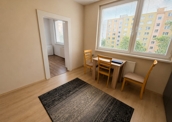 PREDAJ - 1 izbový byt s komplet zariadením - MICHALOVCE