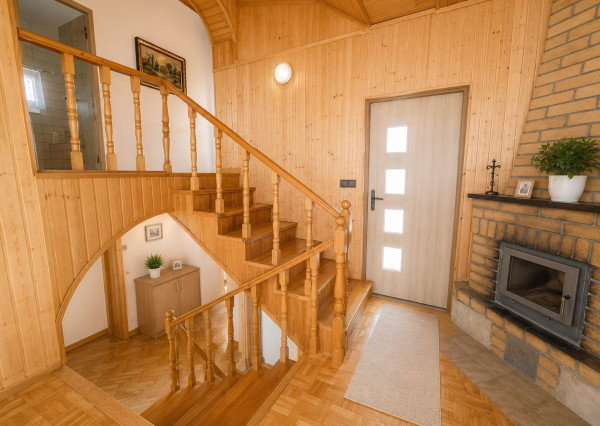 PREDAJ - Rodinný dom so záhradným domčekom - LACKOVCE okr.Humenné