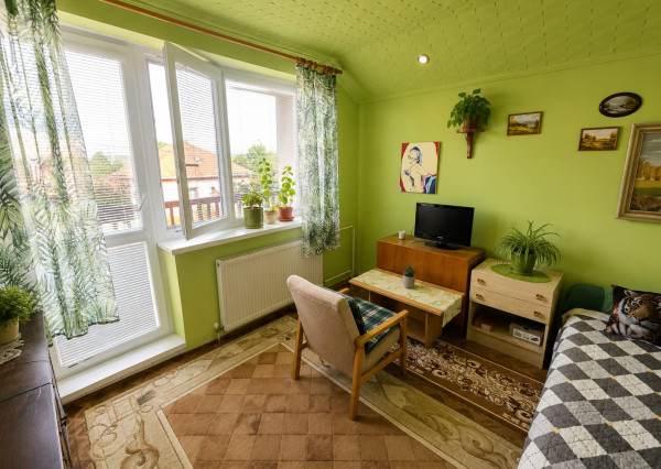 PREDAJ - Rodinný dom so záhradným domčekom - LACKOVCE okr.Humenné