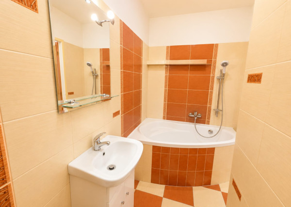 PREDAJ - 2 izbový byt s balkónom - MICHALOVCE - Nad Laborcom