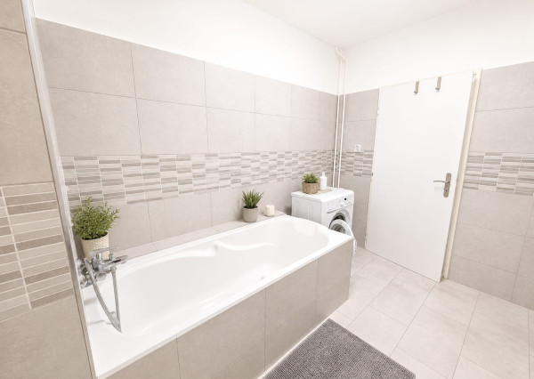 PREDAJ - 3 izbový byt s 3 balkónmi - PREŠOV