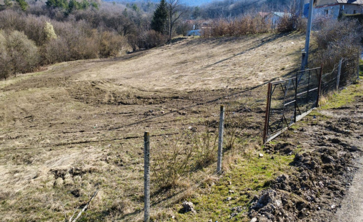 PREDAJ – Pozemok určený na výstavbu – RUSKÁ NOVÁ VES - fotografia 2