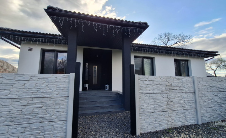 PREDAJ – 5 izbová novostavba bungalov – okr. SOBRANCE - fotografia 1