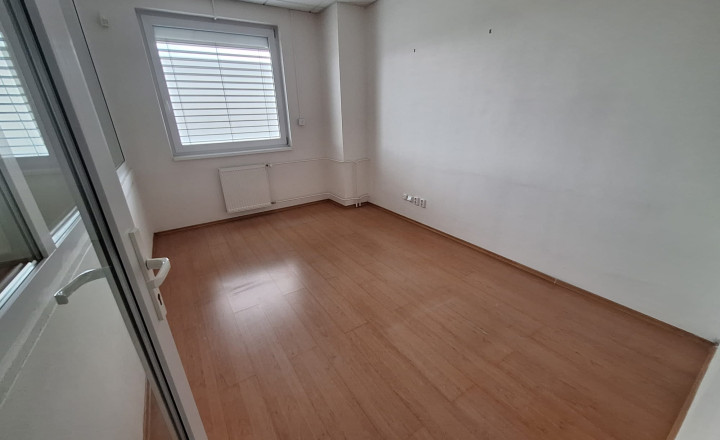 PRENÁJOM – 4 samostatné kancelárske priestory – ĽUBOTICE - fotografia 4