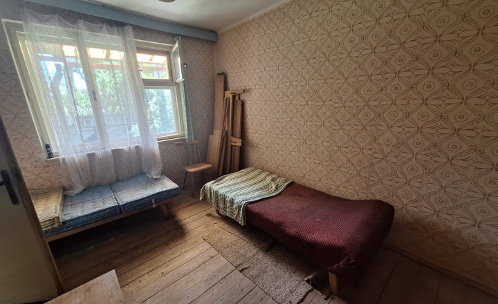 PREDAJ – Rodinný dom s drevenou chalúpkou – ĽUTINA okr.Sabinov - fotografia 15