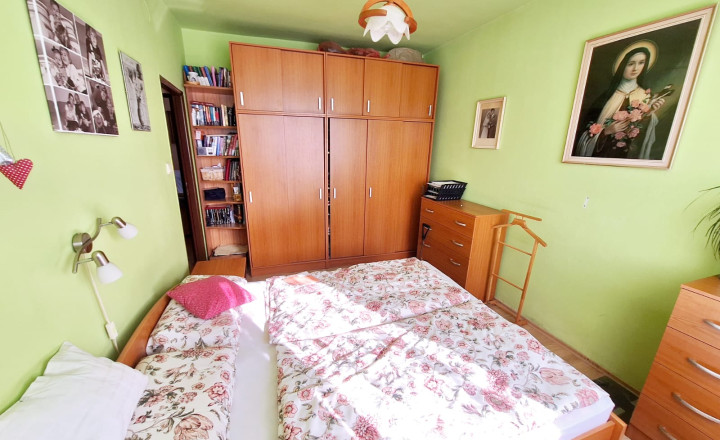 PREDAJ – Rodinný dom so záhradou a terasou – ĽUBOTICE - fotografia 11