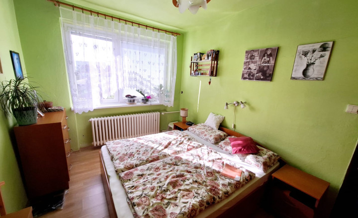 PREDAJ – Rodinný dom so záhradou a terasou – ĽUBOTICE - fotografia 12