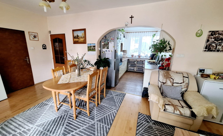 PREDAJ – Rodinný dom so záhradou a terasou – ĽUBOTICE - fotografia 14
